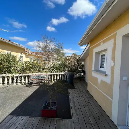 Les Paillotes De Apartment *